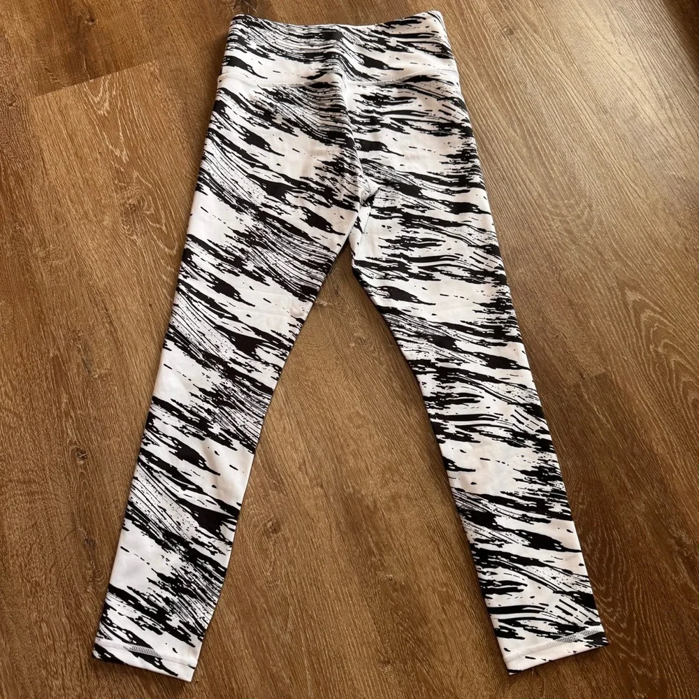 Zyia White Radical Light n Tight Hi-Rise 7/8 24